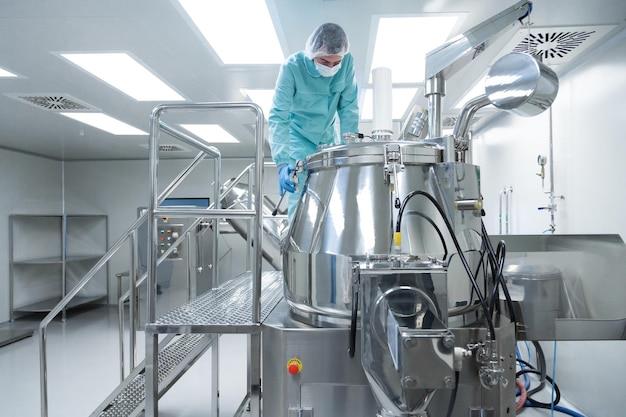 How to Clean Pharmaceutical Equipment?